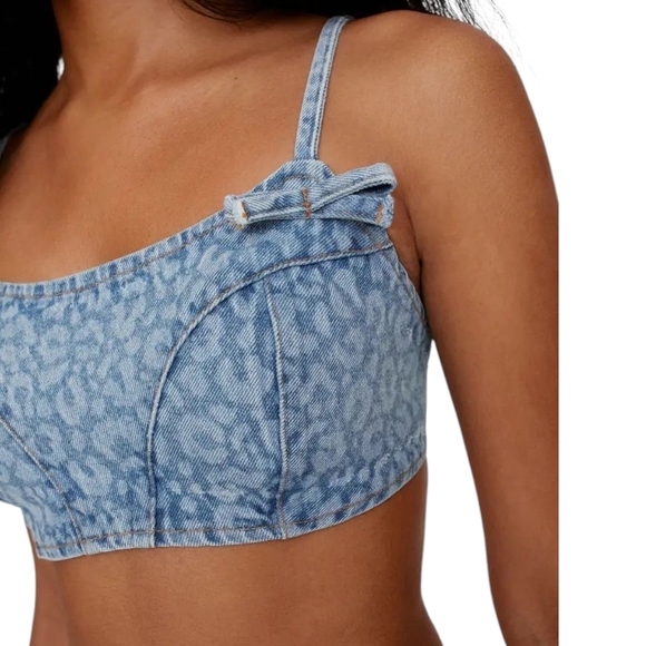 Nasty Gal Bow Leopard Spot Denim Cropped Top - Picture 8 of 11